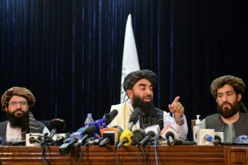 Le porte-parole des talibans Zabihullah Mujahid lors de la première conférence de presse des talibans le 17 août 2021 à Kaboul