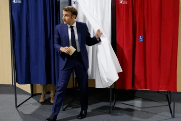Le président français Emmanuel Macron a voté au Touquet (nord de la France), le 12 juin 2022