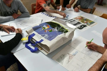 Des détenus de la prison d'Angoulême participent à un atelier de dessin de bande-dessinée, le 7 novembre 2018