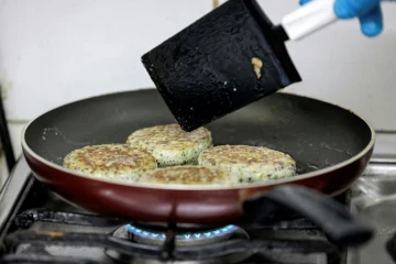 L'Assemblée interdit certains produits contenant des PFAS mais épargne les ustensiles de cuisine