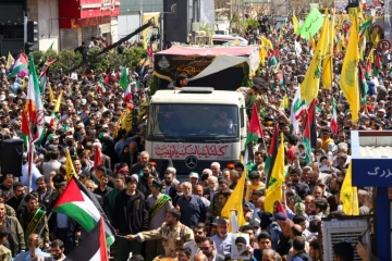 Les funérailles de sept membres du Corps des Gardiens de la révolution islamique tués lors d'une frappe en Syrie, que l'Iran impute à Israël, le 5 avril 2024 à Téhéran