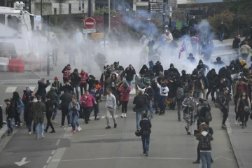 La police a fait usage de canons à eau et de gaz lacrymogènes contre des manifestants venus à Nantes soutenir la ZAD de Notre-Dame-des-Landes le 14 avril 2018