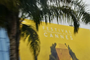 Une affiche devant le Palais des Festivals à Cannes le 9 mai 2016