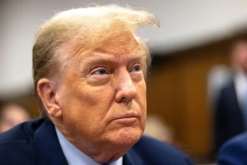 L'ancien président des Etats-Unis, Donald Trump, dans la salle d'audience de son procès à New York le 26 avril 2024 