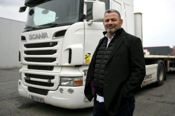 Christophe Codderrens, patron de la compagnie de transport C'Express, fait appel aux services de la gendarmerie pour éviter le vol de carburant, le 16 mars 2022 à Castelnau-d'Estrétefonds, près de Toulouse