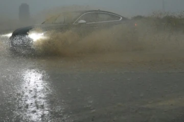 Sur une route inondée dans l'Est de la France, le 4 juin 2018