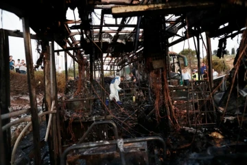 Un médecin légiste israélien dans le bus victime d'une explosion due à une bombe selon la police à Jérusalem le 18 avril 2016