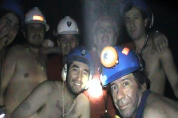 Photo fournie par le ministère chilien des mines du 7 septembre 2010 montrant les 33 mineurs coincés au fond de la mine de San José, dans le nord chilien, après un éboulement