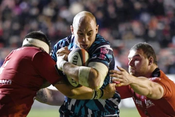 Le 3e ligne italo-argentin du Stade Français Sergio Parisse (c) face à la lutte avec les joueurs de Toulon, en Top 14 à Mayol, le 27 janvier 2019  