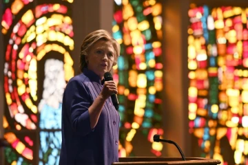 La candidate démocrate à la Maison Blanche Hillary Clinton s'exprime durant un office à Fort Lauderdale, Floride, le 30 octobre 2016