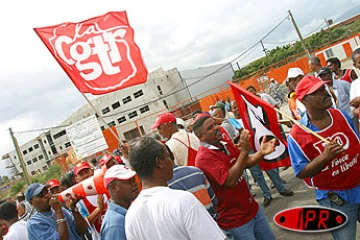 Les grévistes du BTP ont manifesté dans les zones industrielles du Port ce mardi 4 mai 2004