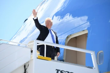 Le président américain Donald Trump quitte le Canada pour Singapour, le 9 juin 2018 
