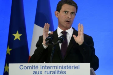 Le Premier ministre français Manuel Valls intervient lors d'une réunion ministérielle à Privas, dans le sud-est de la France, le 20 mai 2016