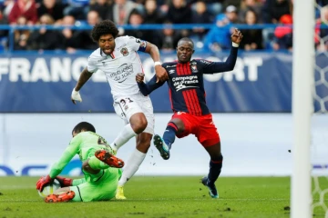 Les Niçois Walter Benitez et Dante, tenus en échec à Caen