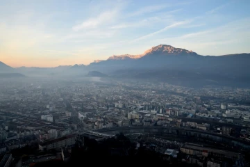 Pic de pollution sans une goutte de pluie à Grenoble, le 13 décembre 2016