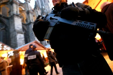 Policiers déployés sur le marché de Noël le 20 décembre 2016 à Strasbourg