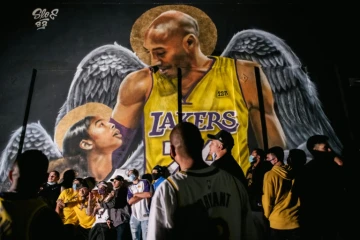 Une fresque murale de Kobe Bryant et de sa fille Gianna Bryant, le 11 octobre 2020 à Los Angeles 