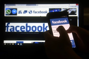 Les données personnelles de "jusqu'à 2,7 millions" d'utilisateurs européens de Facebook ont pu être transmises de "manière inappropriée" à la firme britannique Cambridge Analytica