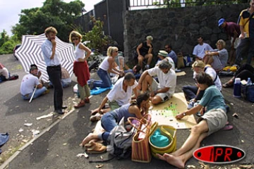 Lundi 2 juin 2003
Les grévistes de l'Éducation nationale ont organisé des piquets de grève devant le rectorat tout au long du week-end