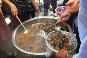 De la viande de chien servie lors de la fête gastronomique à Yulin, dans le sud de la Chine, le 21 juin 2017