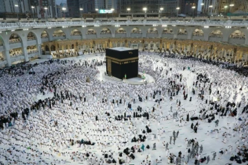Des pèlerins musulmans à La Mecque au premier jour du Ramadan, le 2 avril 2022 en Arabie saoudite