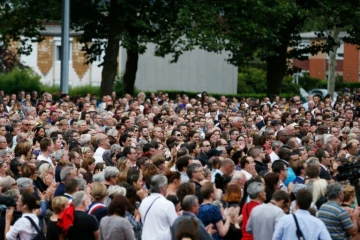 Hommage au père Hamel assassiné le 28 juillet 2016 à Saint-Étienne-du-Rouvray, dans le nord-ouest de la France
