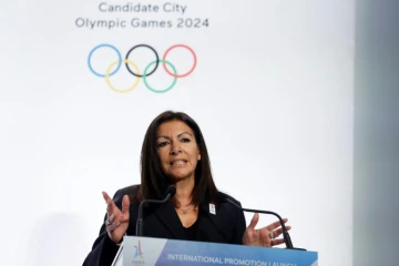 La maire de Paris Anne Hidalgo le 3 février à Paris, lors de la campagne pour accueillir les Jeux Olympiques en 2024 à Paris