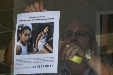 Des affichettes pour retrouver Maëlys De Araujo, une fillette de 9 ans disparue dans la nuit de samedi à dimanche lors d'un mariage à Pont-de-Beauvoisin, le 28 août 2017 
