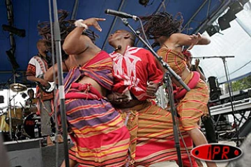 Samedi 8 août 2004

Le groupe malgache Légo s'est déchaîné et a déchaîné le public