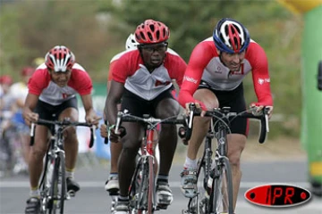 Lundi 19 septembre 2005

Lors du prologue du tour de l'île cycliste