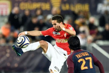 Joao Moutinho, sous le maillot de l'AS Monaco, contre le PSG de  Javier Pastore à Bordeaux, le 31 mars 2018 