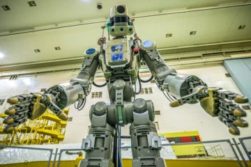 Le robot cosmonaute russe Skybot F-850, alias Fedor, le 26 juillet 2019 au cosmodrome de Baïkonour, au Kazakhstan
