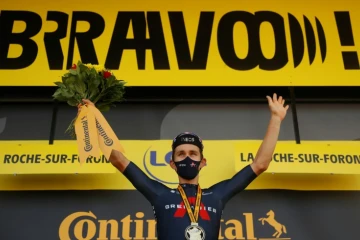 Le coureur polonais de l'équipe Ineos Michal Kwiatkowski vainqueur de la 18e étape du Tour de France à La Roche-sur-Foron, le 17 septembre 2020