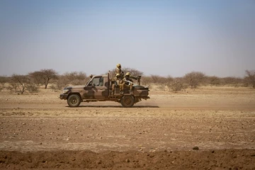 Une patrouille de l'armée burkinabaise dans le nord du pays en février 2020