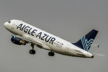 Un Airbus A31 du groupe Air Azur, décolle de Lille, le 25 août 2017