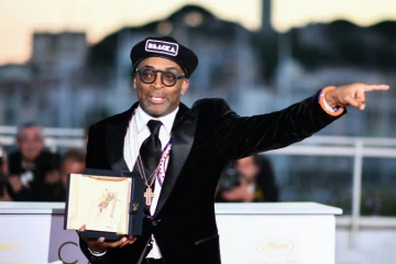 Le réalisateur américain Spike Lee reçoit le Grand Prix du festival de Cannes pour son film "BlacKkKlansman", le 19 mai 2018