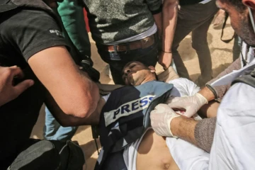 Le journaliste palestinien Yasser Mourtaja blessé par balles par l'armée israélienne le 6 avril 2018 près de la frontière entre la bande de Gaza et Israël dont la mort a été annoncée le 7 avril par le ministère de la Santé du Hamas