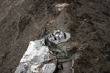 Des fidèles musulmans prient lors d'un pélerinage à "la Montagne de la lumière", le 19 septembre 2015 dans la périphérie de La Mecque, en Arabie Saoudite