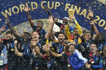 L'équipe de France de football en liesse après avoir remporté le Mondial-2018 au détriment de la Croatie au stade Loujniki à Moscou, le 15 juillet 2018