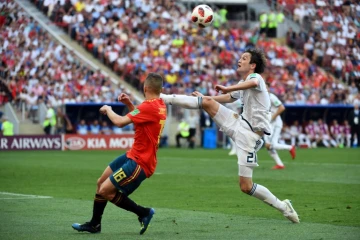 Le milieu de terrain russe Aleksandr Erokhin (d) entré à la 97e minute lors de la prolongation contre l'Espagne au Mondial le 1er juillet 2018