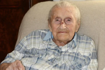 Elisabeth Collot, 113 ans, le 4 juillet 2016 à Echirolles près de Grenoble
