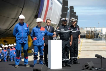 Le président Macron lors de la cérémonie de lancement du Suffren à Cherbourg, le 12 juillet 2019
