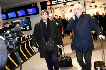Le président catalan destitué Carles Puigdemont, arrivant à l'aéroport de Copenhague, le 22 janvier 2018
