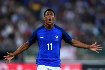 L'attaquant Anthony Martial célèbre un but face à l'Italie, le 1er septembre 2016 à Bari 