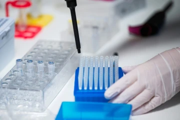 Les signes encourageants se multiplient ces derniers jours autour des traitements à base d'anticorps de synthèse contre le Covid-19