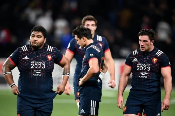 L'équipe de France avec Sébastien Taofifenua, François Trinh-Duc et Camille Chat après le match nui face au Japon, le 27 novembre 2017 à Nanterre