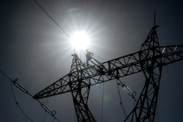 Une ligne à très haute tension à Arêches-Beaufort, en France, le 8 septembre 2022