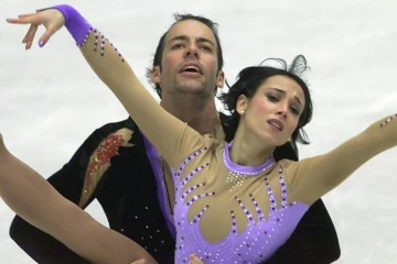 Sarah Abitbol et son partenaire Stéphane Bernadis lors des Championnats d'Europe, à Bratislava, le 24 janvier 2001