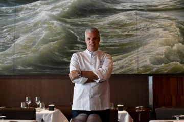 Le chef Eric Ripert dans son restaurant Le Bernardin à New York, le 29 novembre 2018