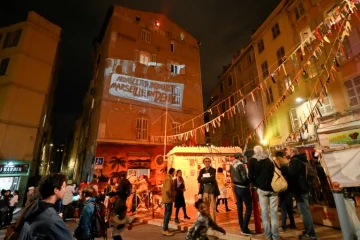 Rassemblement rue d'Aubagne à Marseille le 4 novembre 2019 en hommage aux personnes mortes dans l'effondrement de deux immeubles un an plus tôt